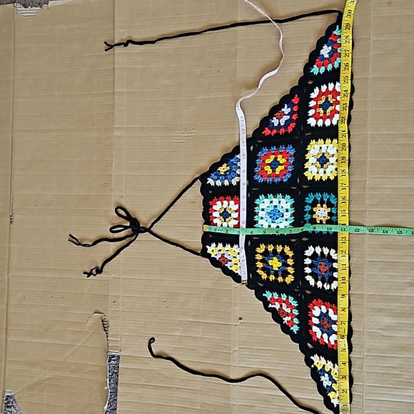 Era Vanity granny square crochet crop halter top - Picture 4 of 8